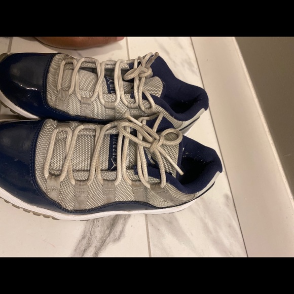 Nike Air Jordan Retro 11 Low Georgetown  Youth 2y - Picture 8 of 12